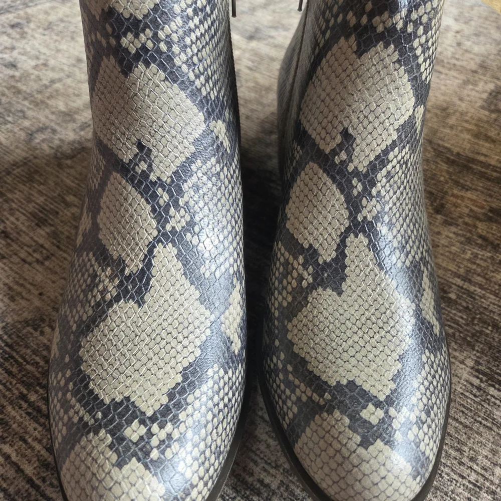 Lucky Brand Chinchilla Slither Boots New Never Worn - Picture 5 of 10
